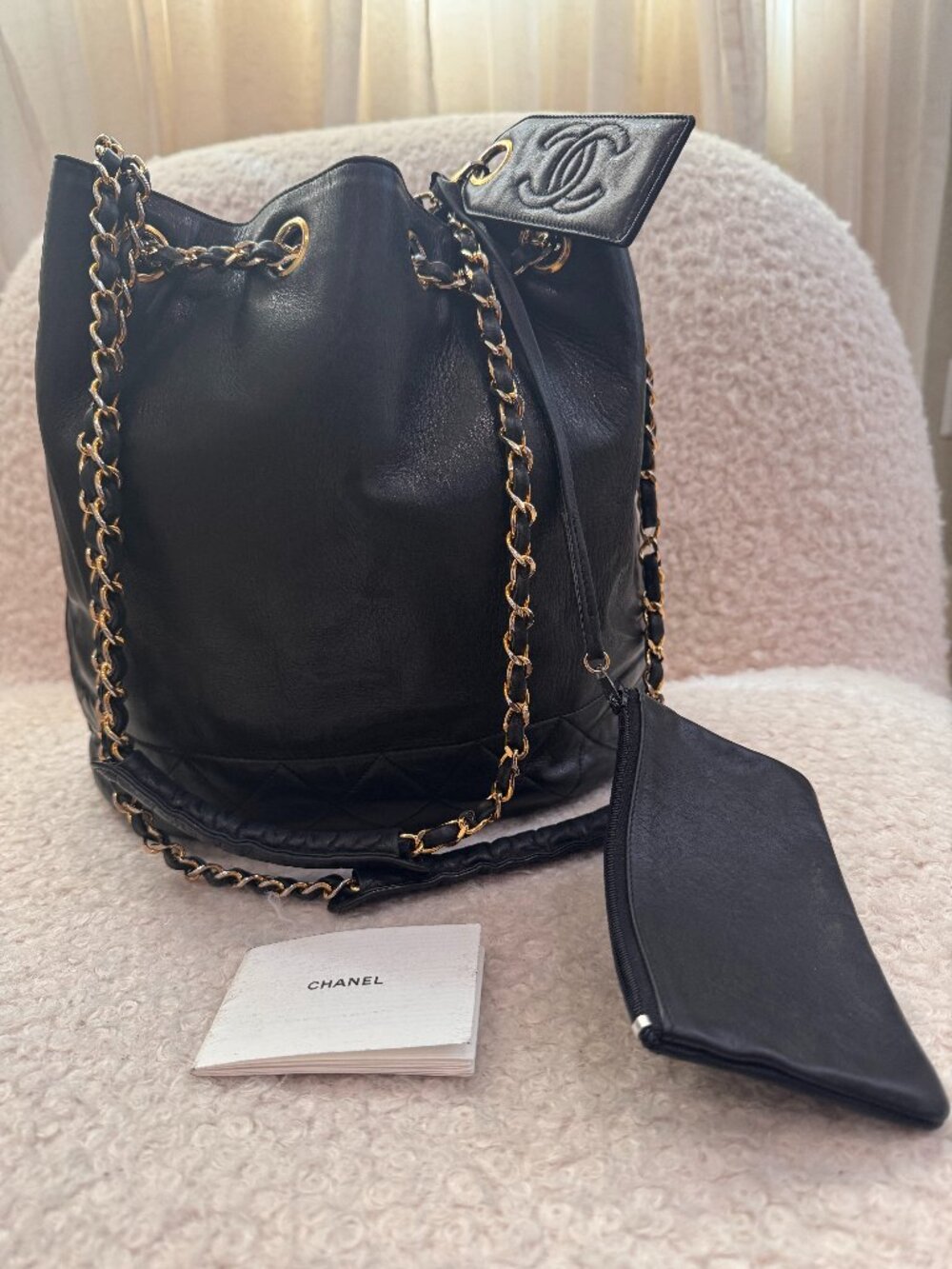 CHANEL Drawstring Bucket Bag | Aged Calfskin | Collection by Karl Lagerfeld - Picture 2 of 6